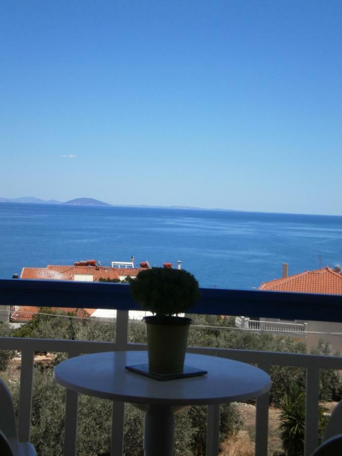 Seaview - Selfcatering Apartment - Helen No 2 Xiropigado Bagian luar foto