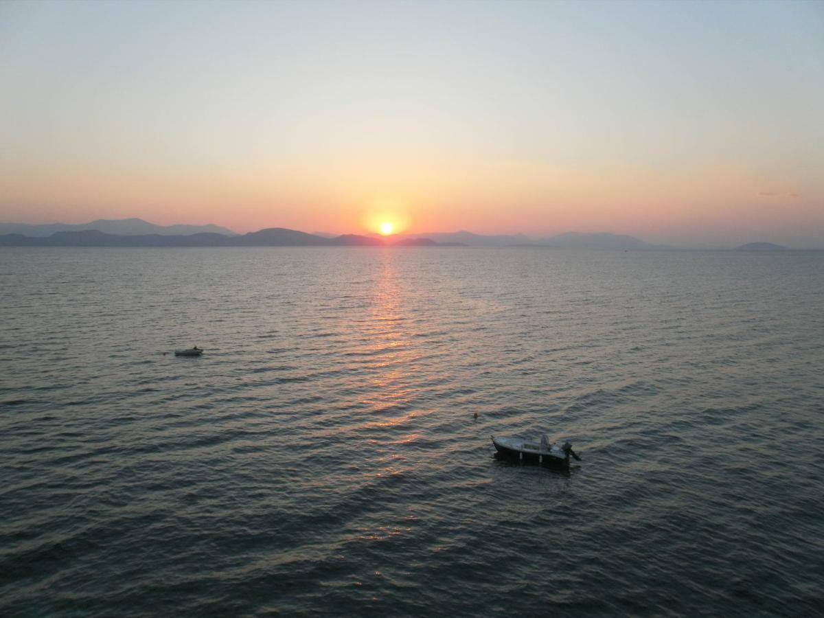 Seaview - Selfcatering Apartment - Helen No 2 Xiropigado Bagian luar foto