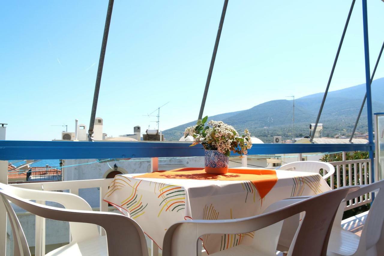 Seaview - Selfcatering Apartment - Helen No 2 Xiropigado Bagian luar foto