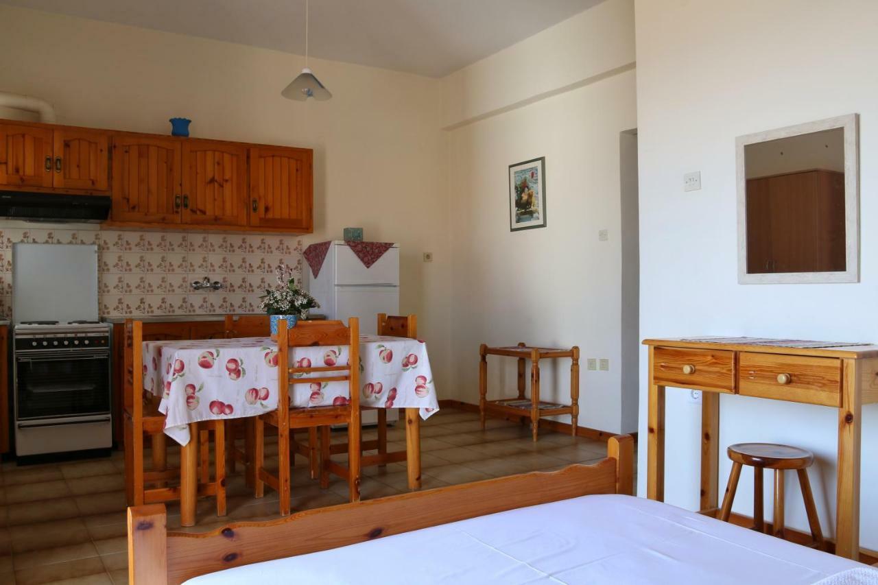 Seaview - Selfcatering Apartment - Helen No 2 Xiropigado Bagian luar foto